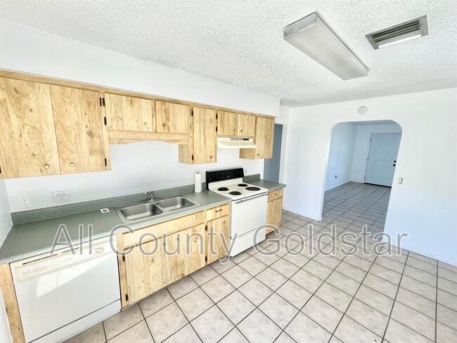 1719 Florence Ave in Englewood, FL - Building Photo - Building Photo