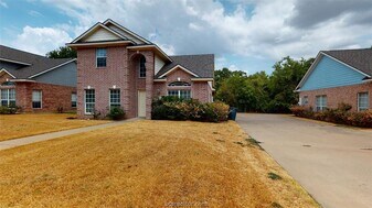 1621 Park Pl, Unit 1004 in College Station, TX - Building Photo