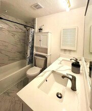 2207 S Braeswood Blvd in Houston, TX - Building Photo - Building Photo