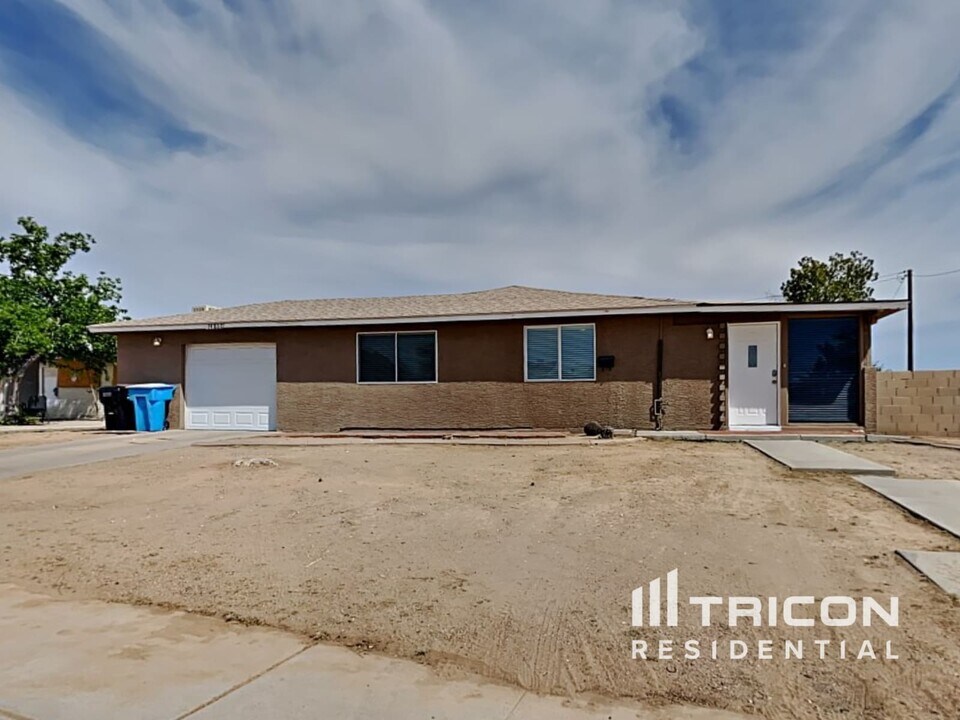 14801 N 29th Dr in Phoenix, AZ - Foto de edificio