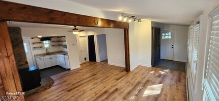 13 Elizabeth Rd in West Milford, NJ - Building Photo - Building Photo