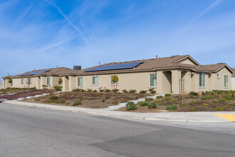 Northview Meadows in Bakersfield, CA - Building Photo - Building Photo