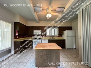 303 Woodward Ave in Kalamazoo, MI - Building Photo - Building Photo