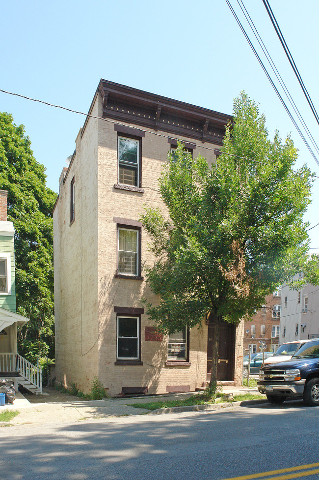 86 Montgomery St in Poughkeepsie, NY - Building Photo - Building Photo