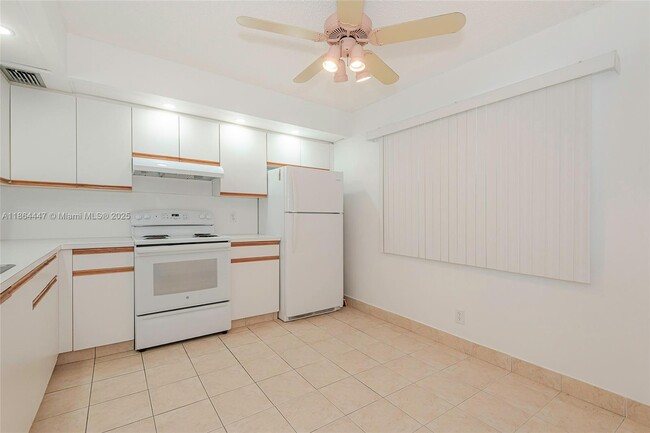 12701 SW 13th St in Pembroke Pines, FL - Building Photo - Building Photo