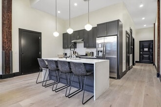 1148 S Peters St in New Orleans, LA - Building Photo - Building Photo