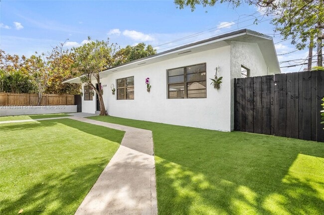 property at 2724 SW 34th Ct