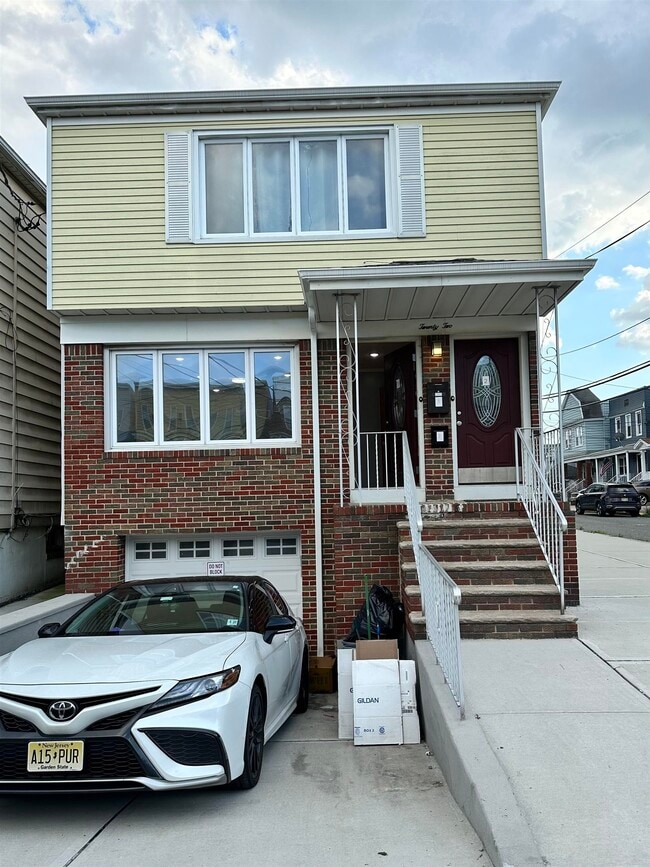 property at 22 E 18th St