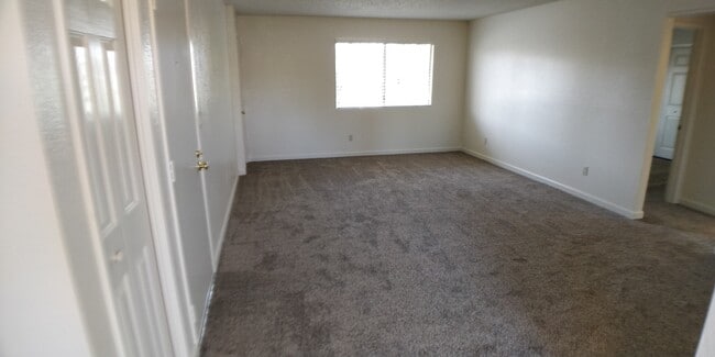 1671 Bramble Pl, Unit #3 in Redding, CA - Building Photo - Building Photo