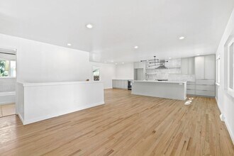 884 S Ivy St in Denver, CO - Building Photo - Building Photo