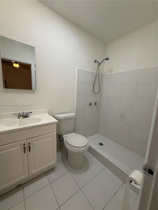 14049 SW 103rd Terrace in Miami, FL - Building Photo