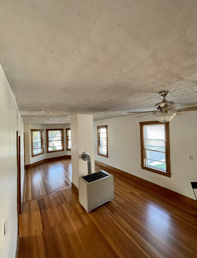 21 Norwell St, Unit 2nd Floor in Dartmouth, MA - Building Photo - Building Photo