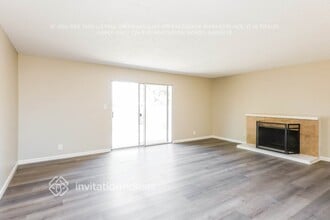 525 Falcon Dr in Vallejo, CA - Foto de edificio - Building Photo