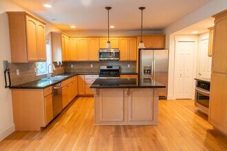 3038 NE 95th St in Seattle, WA - Building Photo - Building Photo