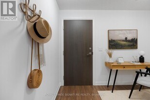 305 Roehampton Ave in Toronto, ON - Building Photo