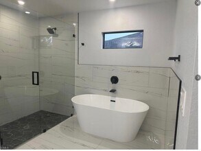 2803 49th St W in Lehigh Acres, FL - Foto de edificio - Building Photo