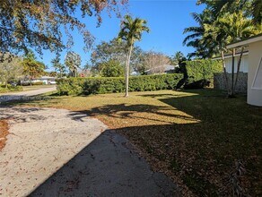 7970 SW 146th St in Palmetto Bay, FL - Foto de edificio - Building Photo