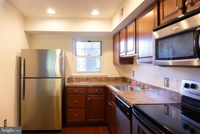 property at 37 Winston Ct