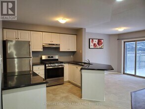 23 Kendrick Ct in Hamilton, ON - Building Photo - Building Photo