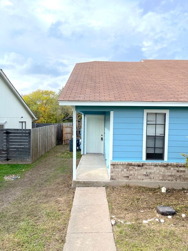 12402 Alderbrook Dr in Austin, TX - Building Photo - Building Photo