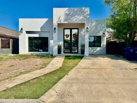 4705 San Francisco Ave in Laredo, TX - Building Photo