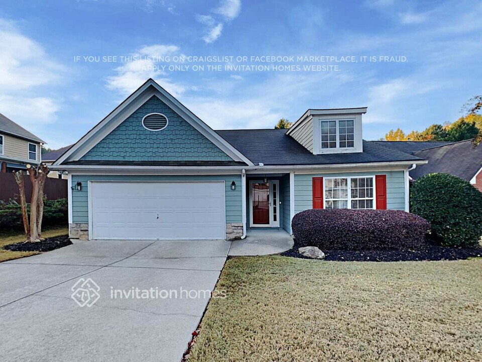 522 Pecan Creek Way in Loganville, GA - Building Photo