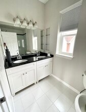 2321 N Lister Ave in Chicago, IL - Building Photo - Building Photo