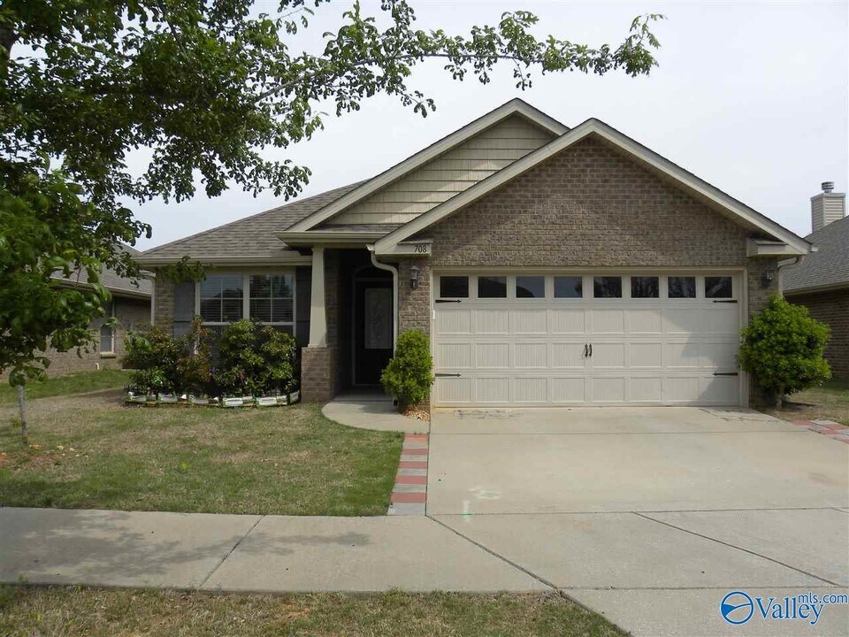 708 Oak Cove Ln NW in Madison, AL - Building Photo