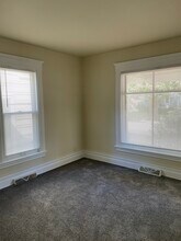 715 Minor Ave, Unit #1 in Kalamazoo, MI - Foto de edificio - Building Photo