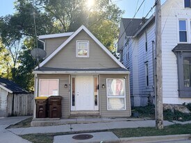 312 Salem St in Rockford, IL - Building Photo