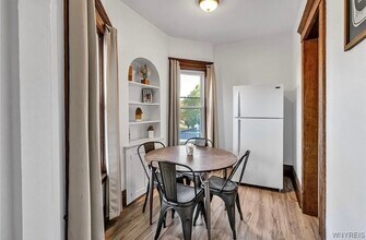 417 W Delavan Ave, Unit 417 W Delavan #2 in Buffalo, NY - Foto de edificio - Building Photo