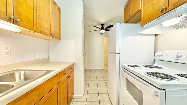 739 Lukepane Ave in Honolulu, HI - Building Photo - Building Photo