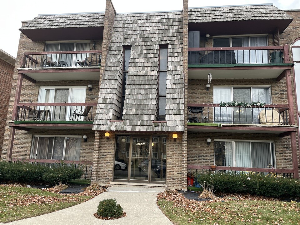 11004 Keating Ave in Oak Lawn, IL - Foto de edificio