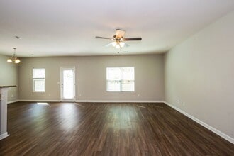 4621 Montelena Dr in Charlotte, NC - Foto de edificio - Building Photo