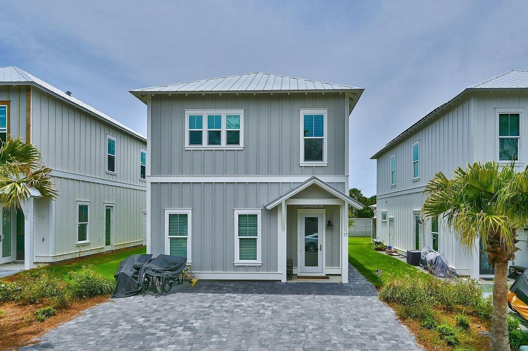 17 Sunset Key Ct in Inlet Beach, FL - Building Photo