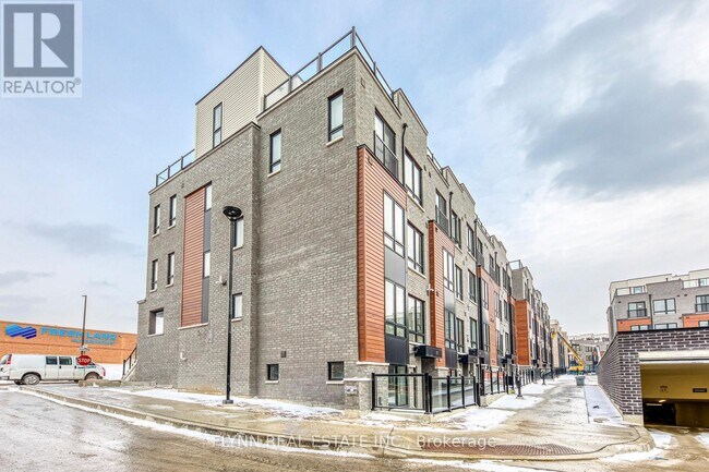 30 Liben Wy in Toronto, ON - Building Photo - Building Photo