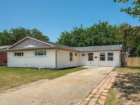 1802 SW 3rd St, Unit 2108-B in Grand Prairie, TX - Building Photo