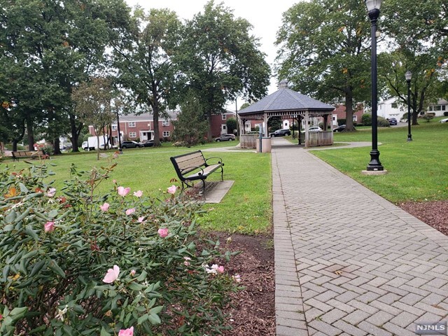 475 Colonial Terrace-Unit -8 in Hackensack, NJ - Building Photo - Building Photo