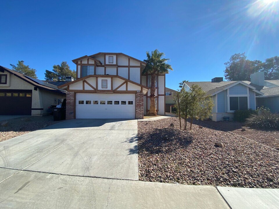 155 Spinnaker Dr in Henderson, NV - Building Photo