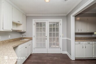 1110 Auburn Dr in Jackson, MS - Building Photo - Building Photo