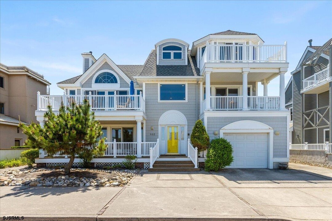 102 S 32nd Ave in Longport, NJ - Building Photo