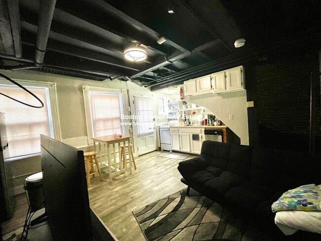 2 Champney Pl, Unit 1