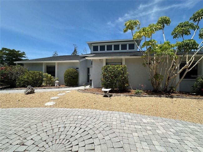 733 Tropical Cir in Siesta Key, FL - Building Photo - Building Photo
