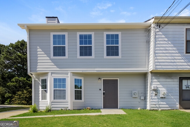 7985 E Field Dr in Douglasville, GA - Building Photo - Building Photo