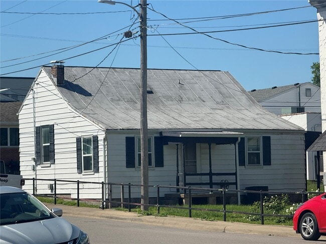 201 Flower St in Waterloo, IL - Building Photo - Building Photo