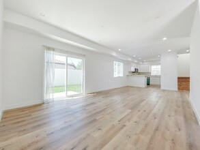 6754 W 86th Pl in Los Angeles, CA - Building Photo - Building Photo