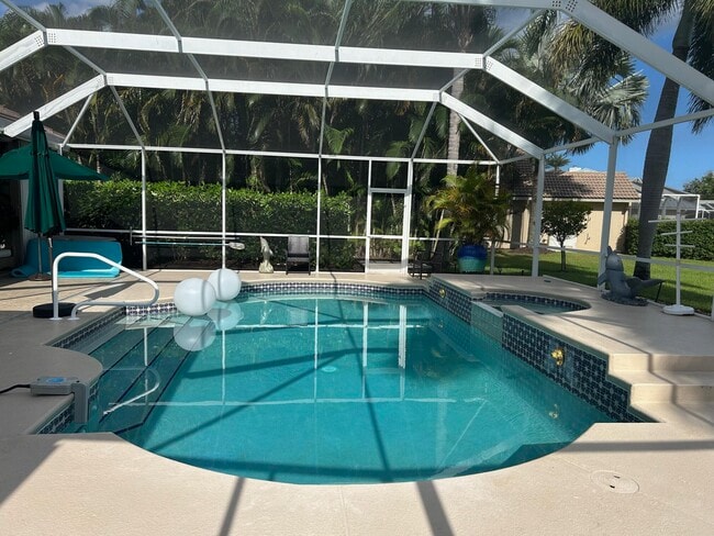 4898 SW Lake Grove Cir in Palm City, FL - Building Photo - Building Photo