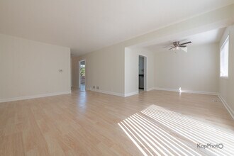 713 Mariners Point in Schaumburg, IL - Building Photo - Building Photo