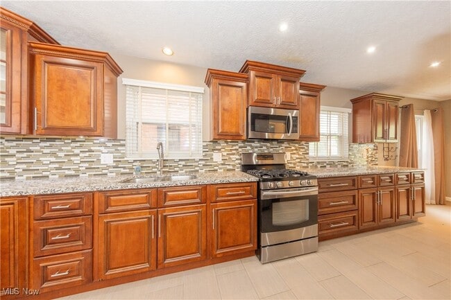 property at 3702 Glencairn Rd