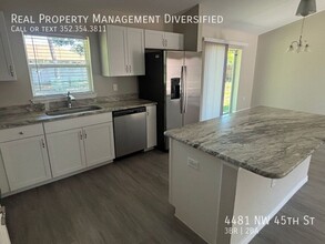 4481 NW 45th St in Ocala, FL - Foto de edificio - Building Photo